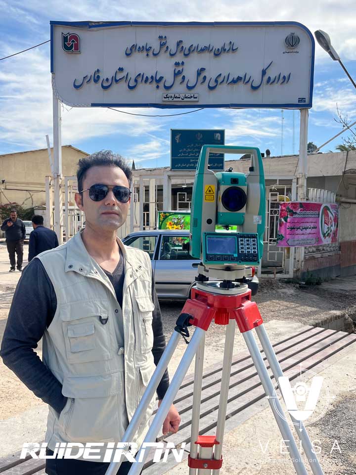 جناب آقای مهندس آرشام عزیز از اداره کل راهداری استان فارس (شیراز) خریدار توتال استیشن روید مدل RCS New 2024